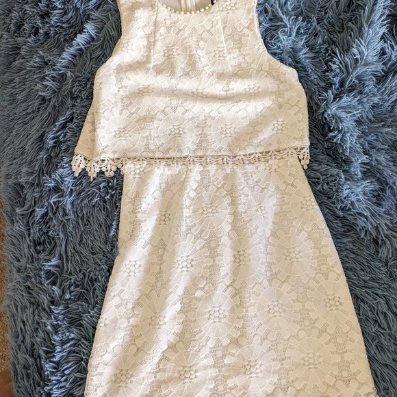 Adorable white lace top shop dress - Picture 4 of 11